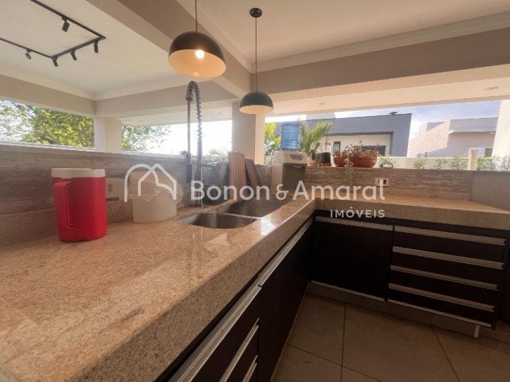 Casa em Condomínio à Venda - Pinheiro em Valinhos / SP