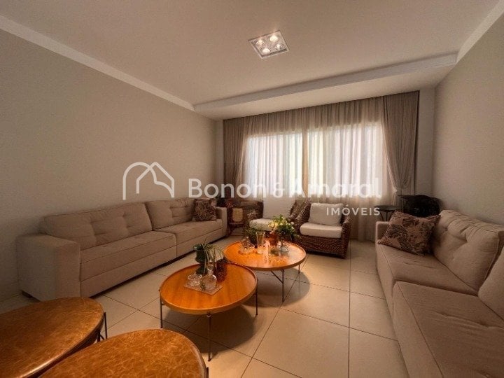 Casa em Condomínio à Venda - Pinheiro em Valinhos / SP