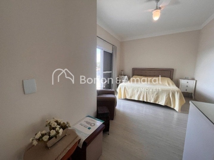 Casa em Condomínio à Venda - Pinheiro em Valinhos / SP