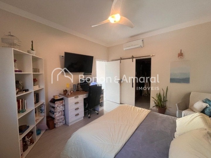 Casa em Condomínio à Venda - Pinheiro em Valinhos / SP