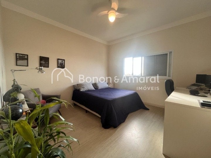 Casa em Condomínio à Venda - Pinheiro em Valinhos / SP