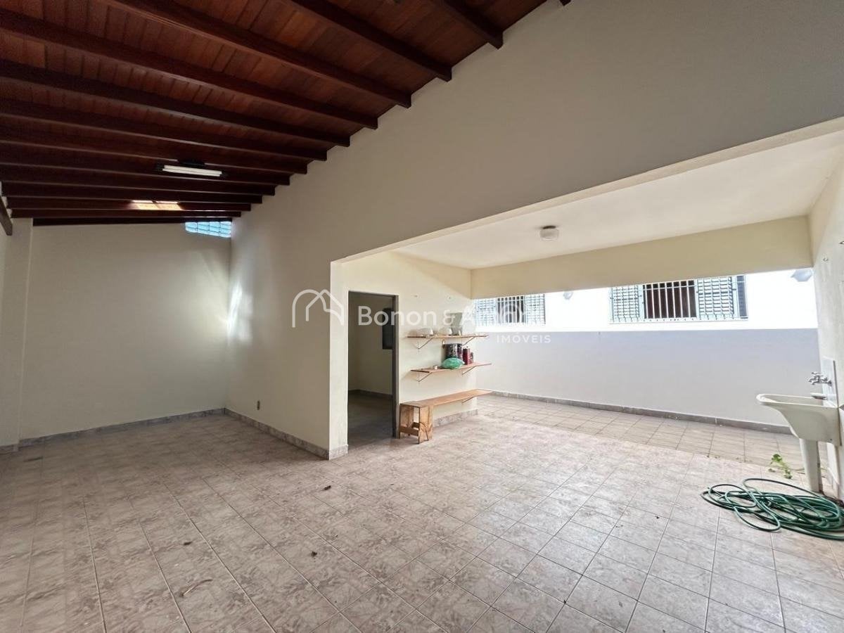 Casa à Venda - Jardim Santa Genebra em Campinas / SP
