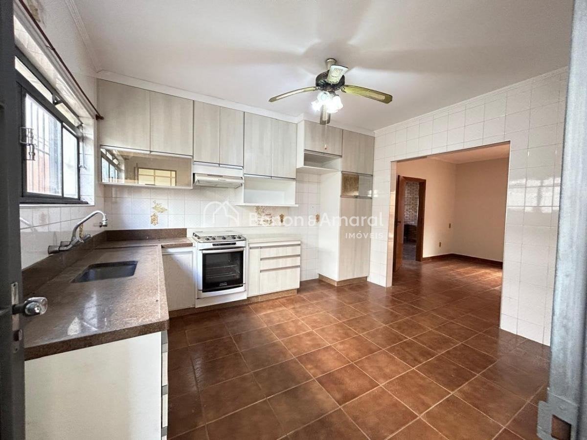 Casa à Venda - Jardim Santa Genebra em Campinas / SP
