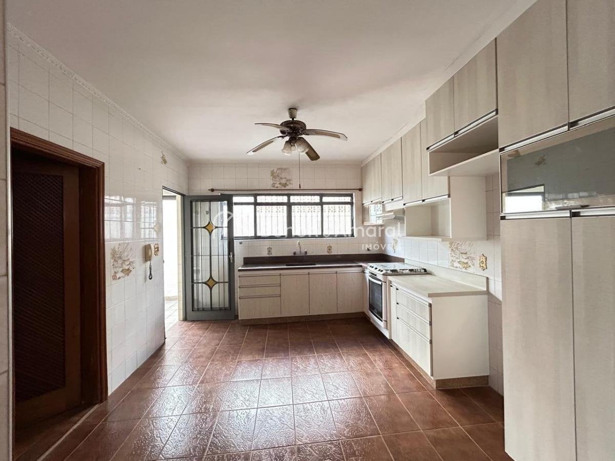 Casa à Venda - Jardim Santa Genebra em Campinas / SP