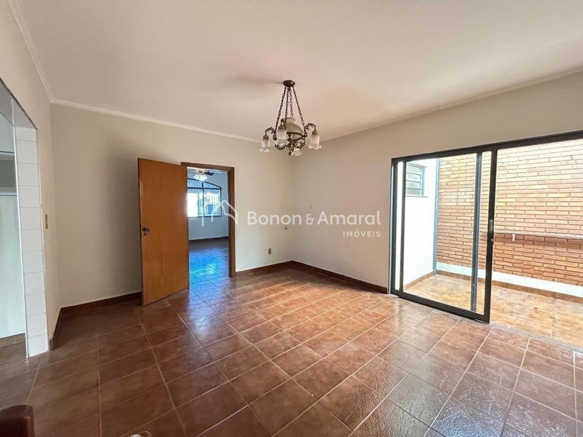Casa à Venda - Jardim Santa Genebra em Campinas / SP