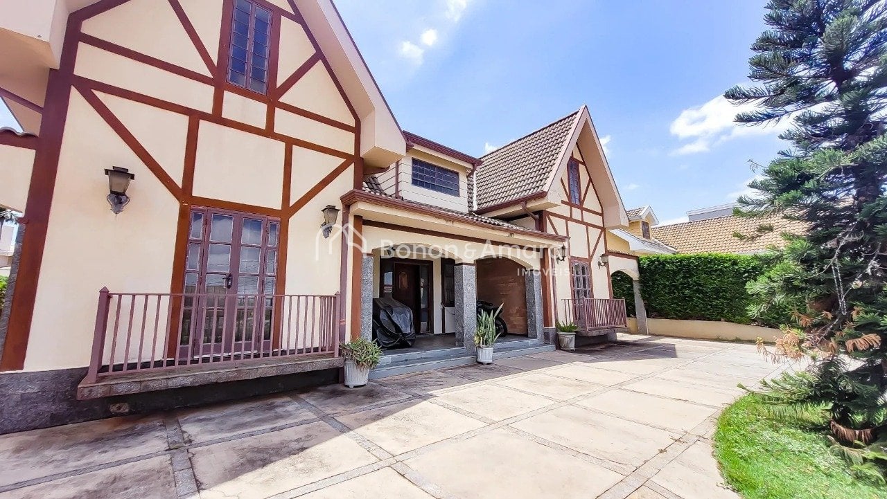 Casa à Venda - Residencial Vila Verde em Campinas / SP
