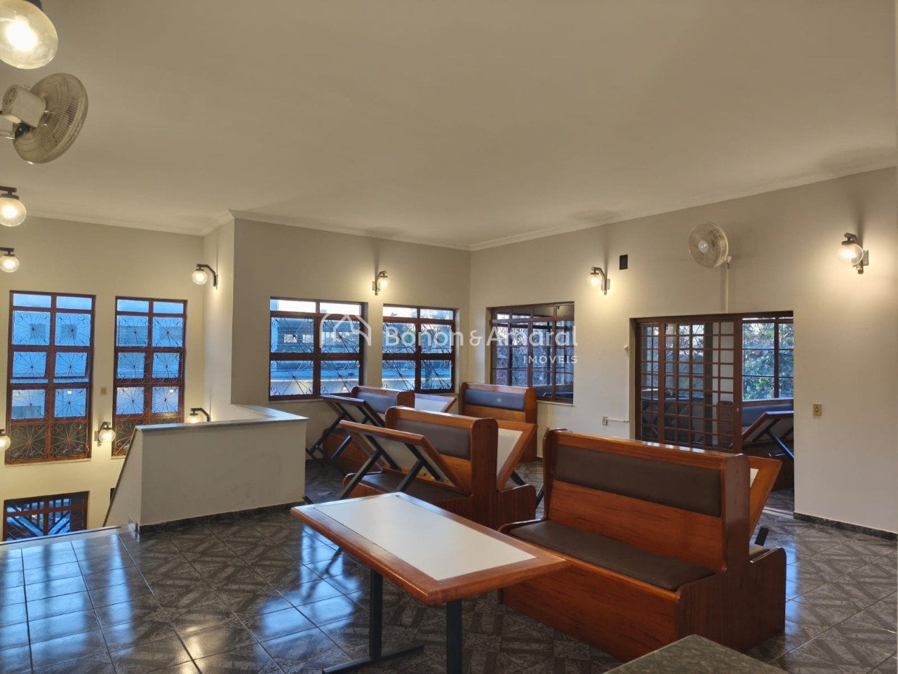 Casa comercial à Venda - Jardim Bandeirantes em Campinas / SP
