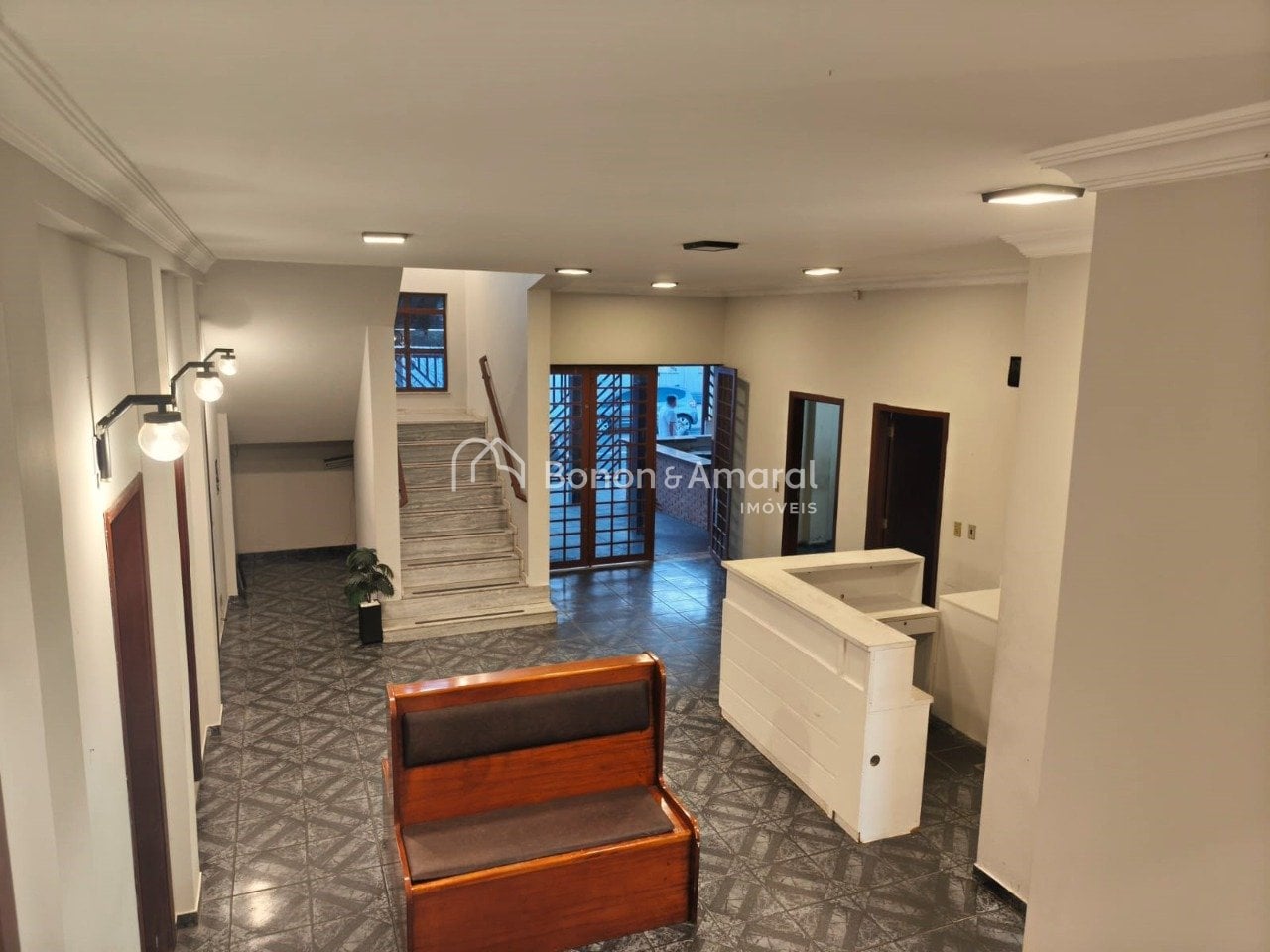 Casa comercial à Venda - Jardim Bandeirantes em Campinas / SP