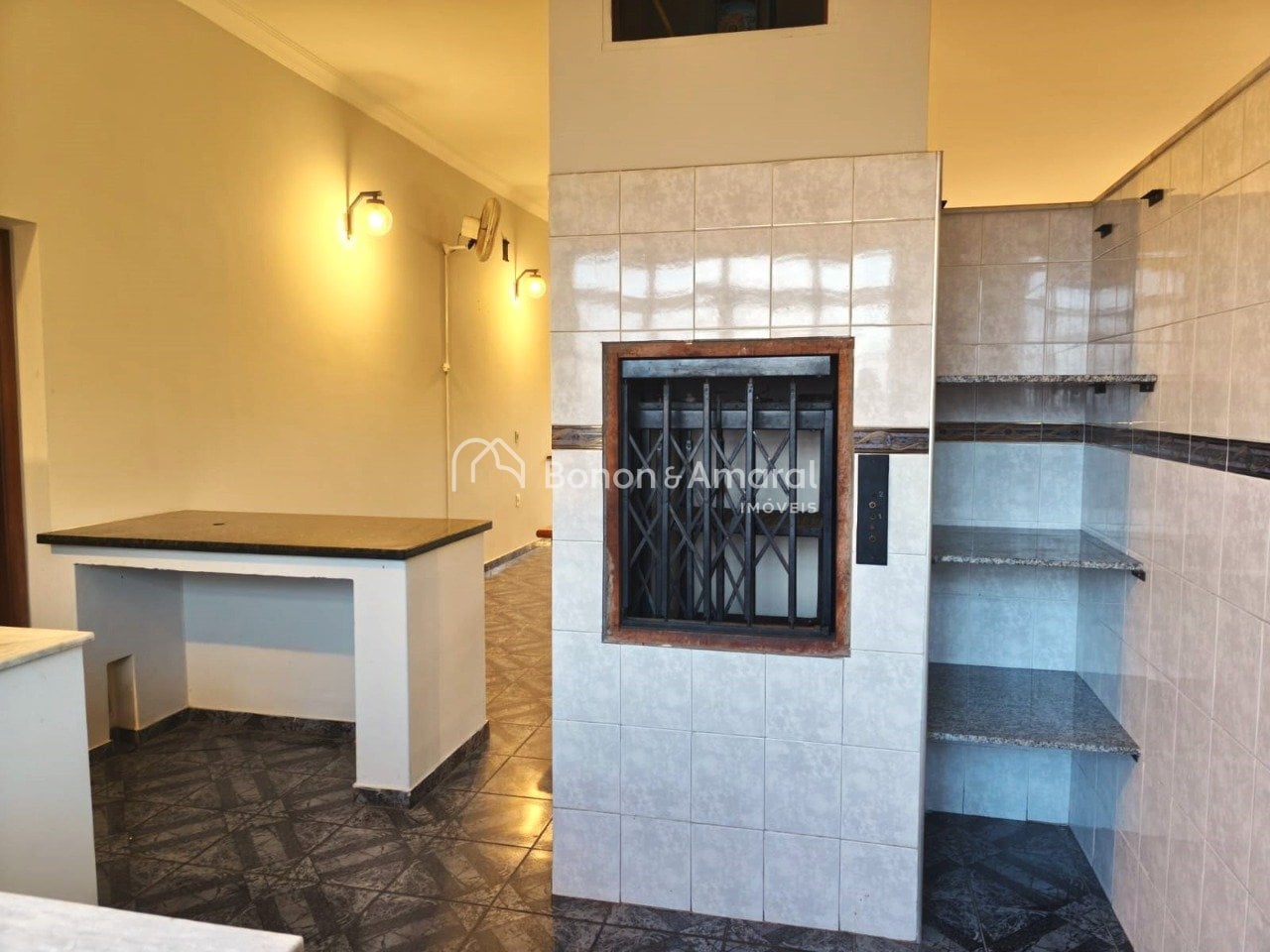 Casa comercial à Venda - Jardim Bandeirantes em Campinas / SP