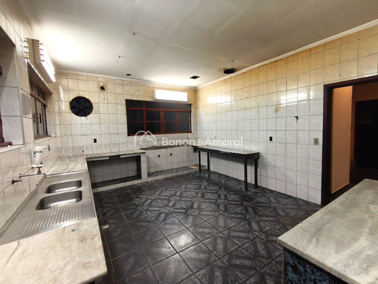 Casa comercial à Venda - Jardim Bandeirantes em Campinas / SP
