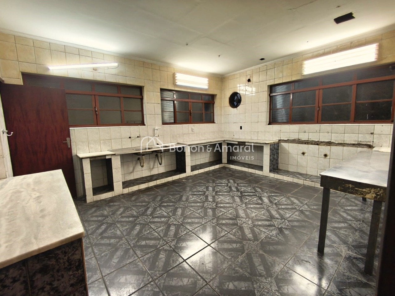 Casa comercial à Venda - Jardim Bandeirantes em Campinas / SP