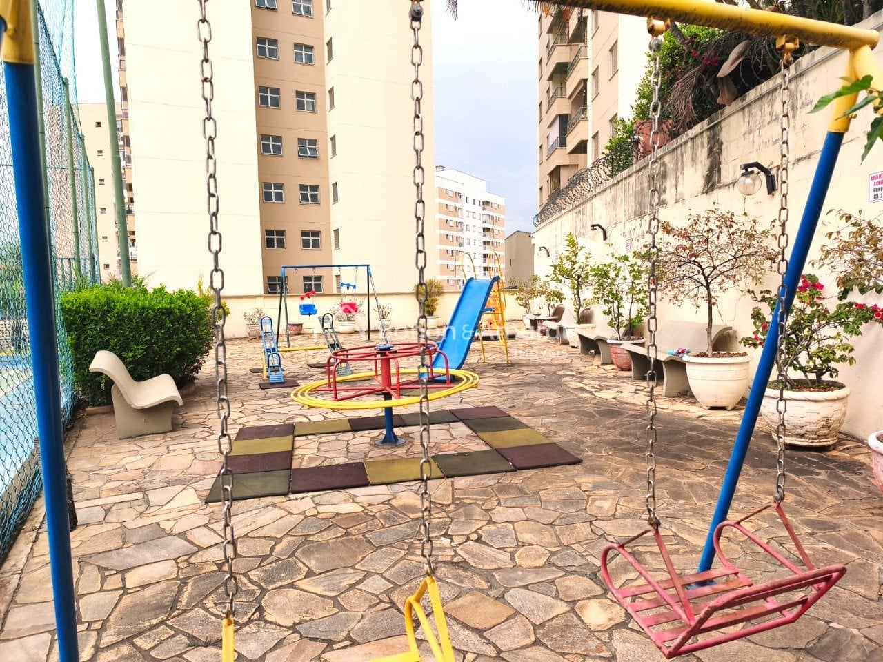 Apartamento à Venda - Vila Industrial em Campinas / SP