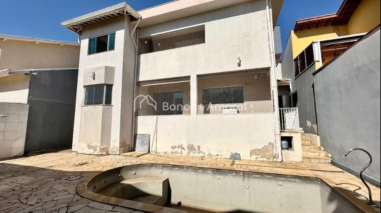 Casa à Venda - Parque Alto Taquaral em Campinas / SP