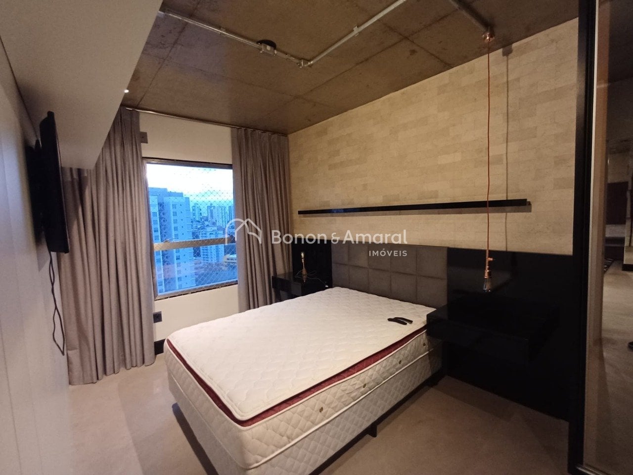 Apartamento à Venda - Cambuí em Campinas / SP