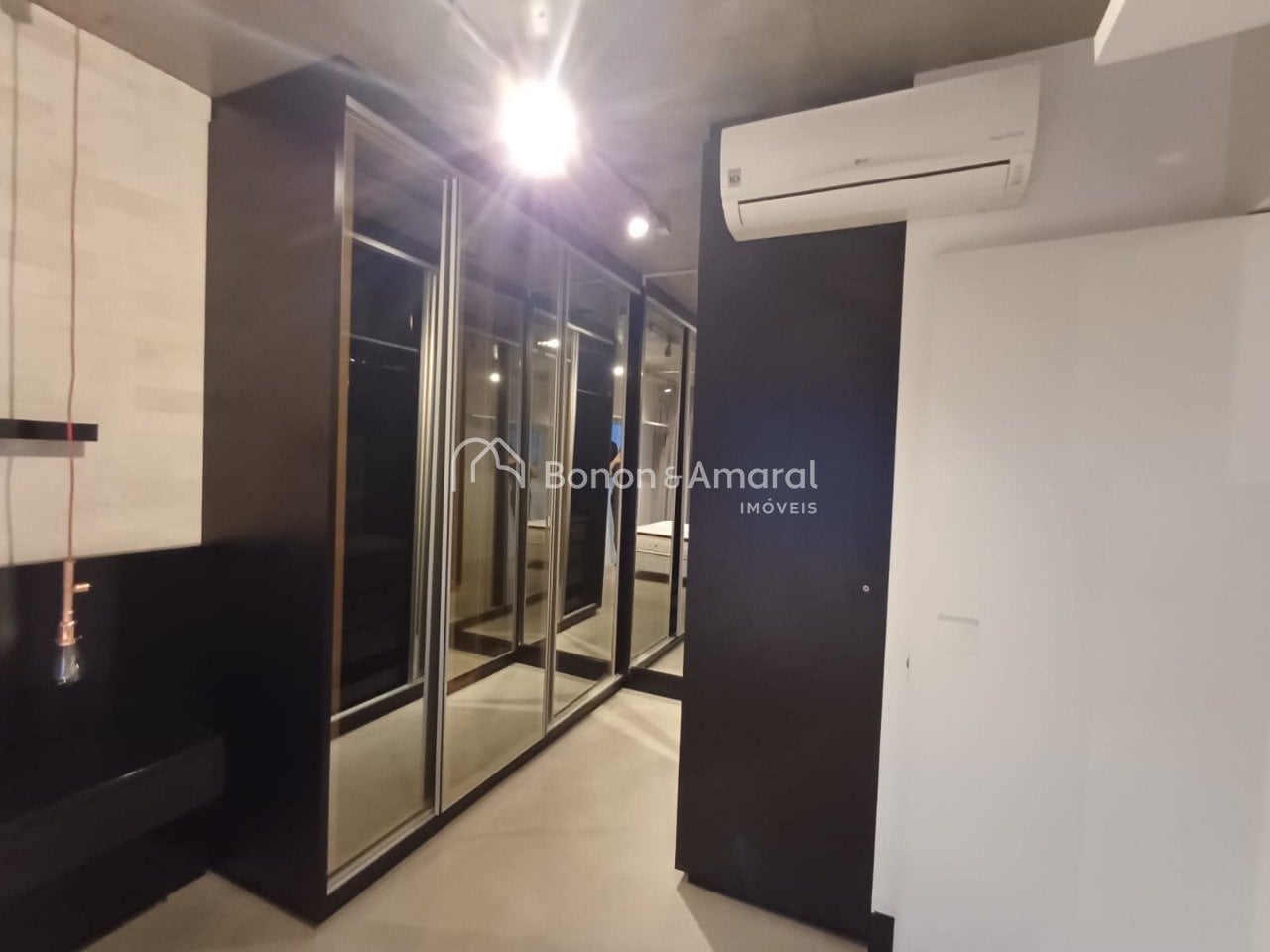 Apartamento à Venda - Cambuí em Campinas / SP
