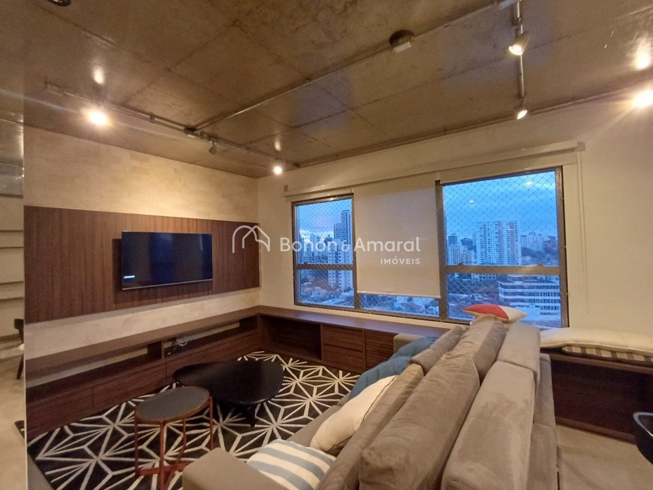 Apartamento à Venda - Cambuí em Campinas / SP