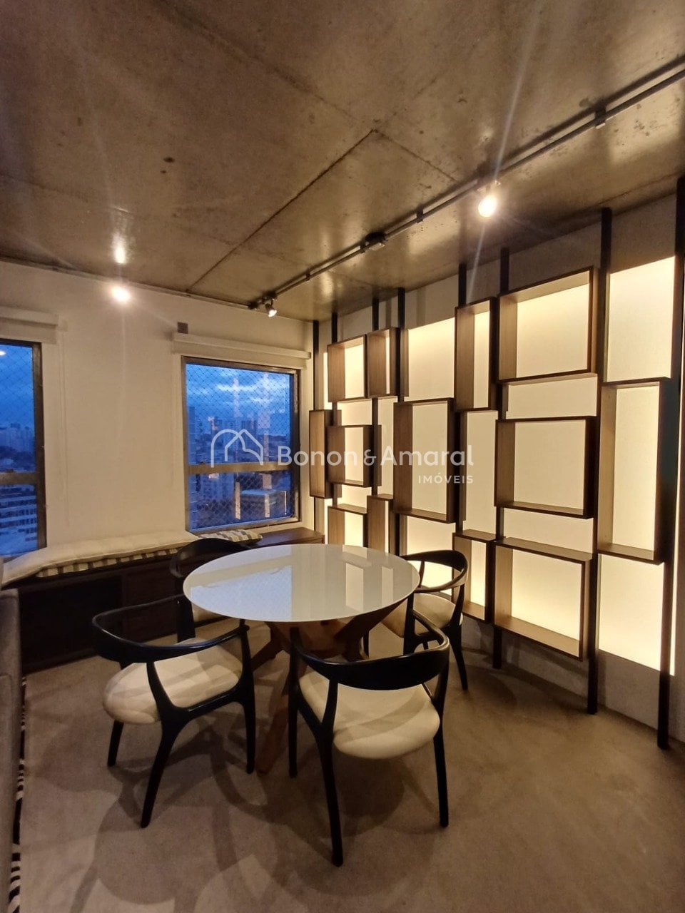 Apartamento à Venda - Cambuí em Campinas / SP