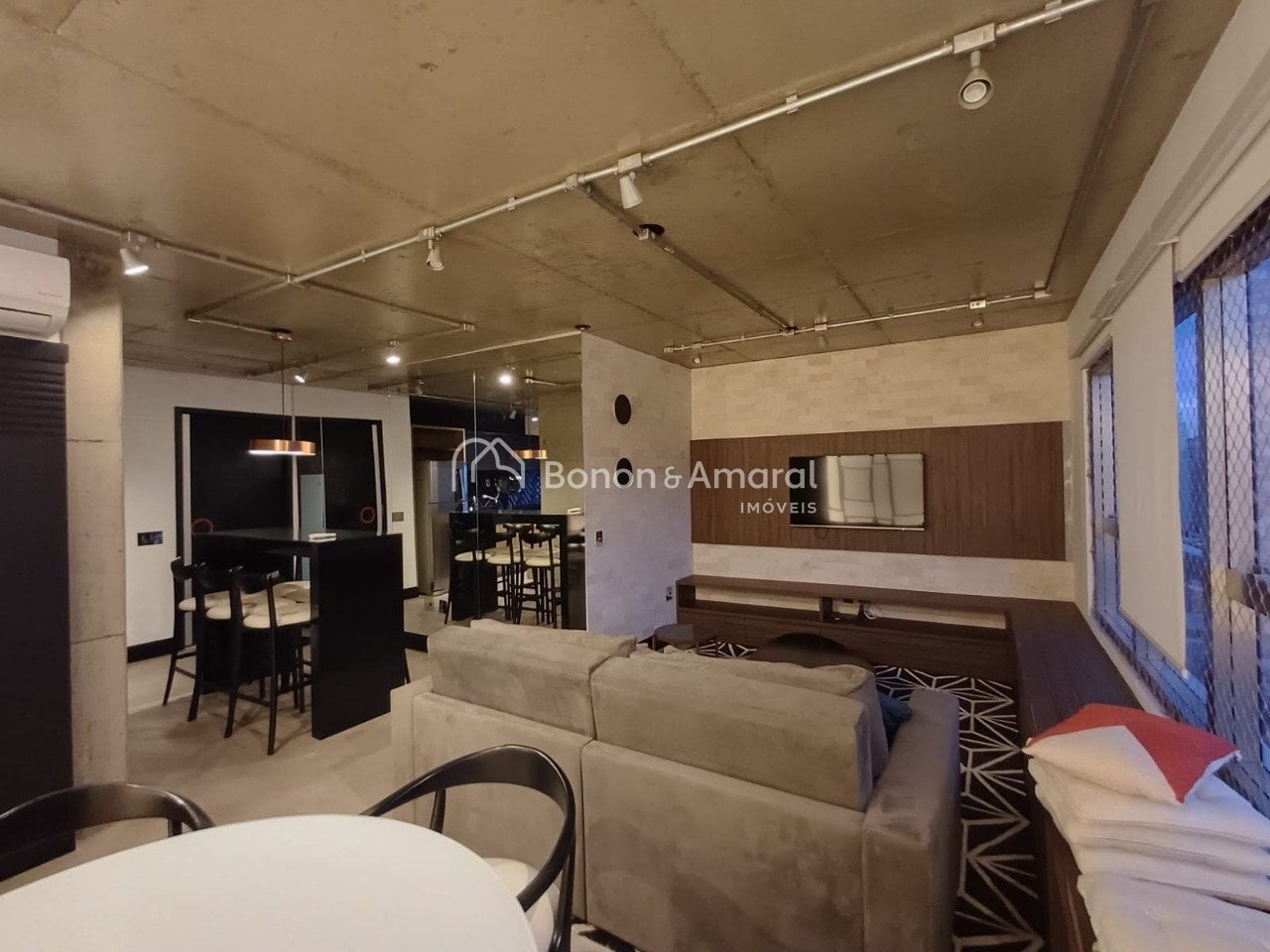 Apartamento à Venda - Cambuí em Campinas / SP