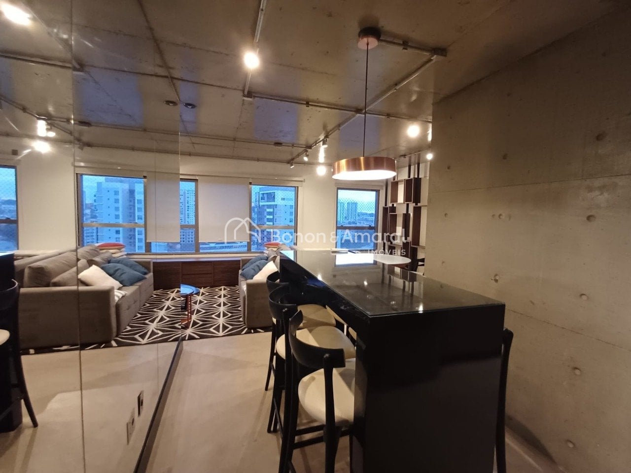 Apartamento à Venda - Cambuí em Campinas / SP