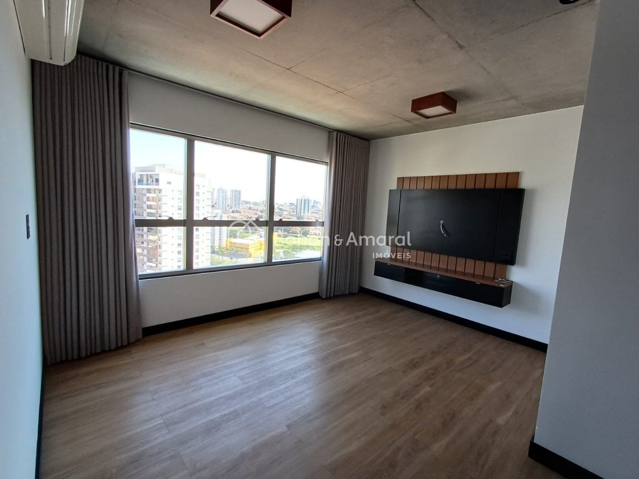 Apartamento à Venda - Cambuí em Campinas / SP