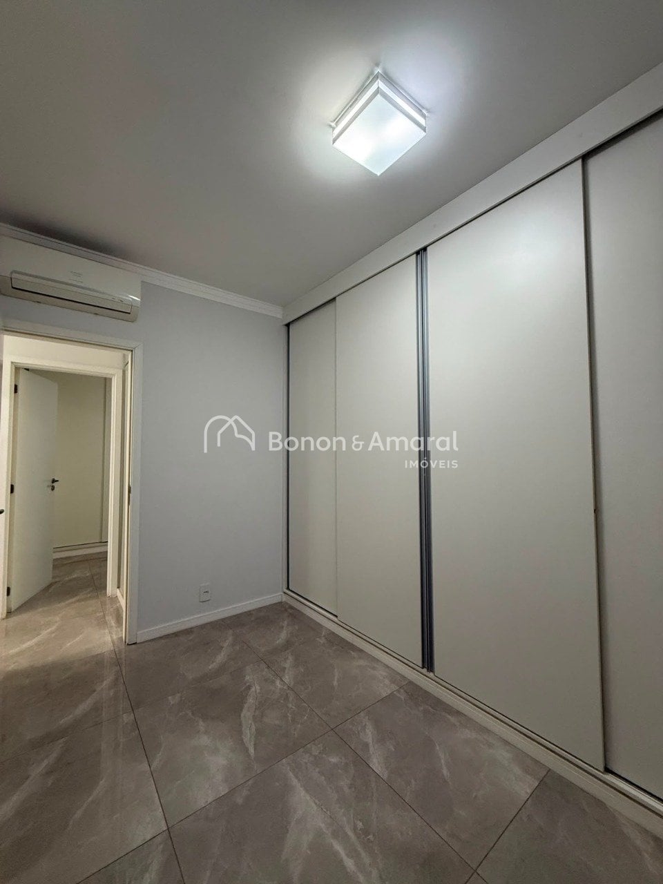 Apartamento à Venda - Parque Brasil 500 em Paulínia / SP
