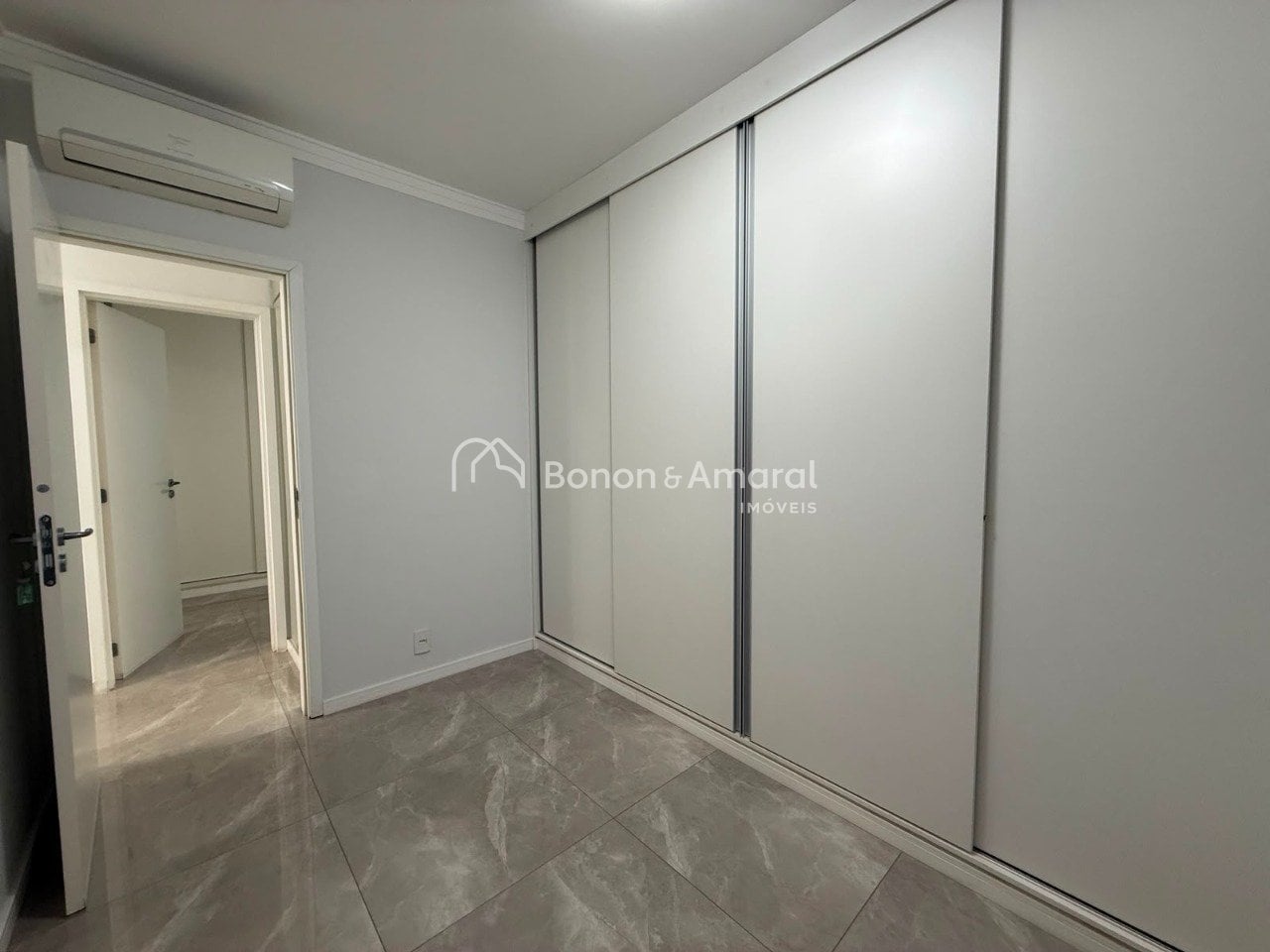 Apartamento à Venda - Parque Brasil 500 em Paulínia / SP