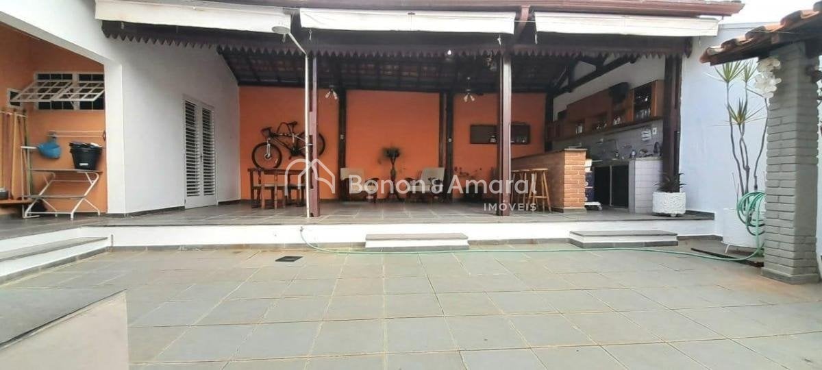 Casa à Venda - Chácara da Barra em Campinas / SP
