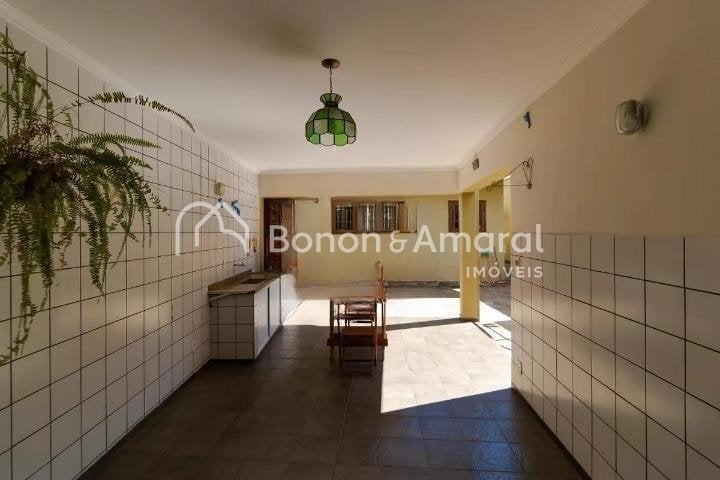 Casa à Venda - Vila Nogueira em Campinas / SP