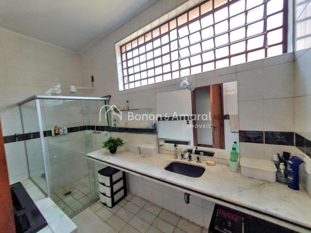 Casa à Venda - Nova Campinas em Campinas / SP