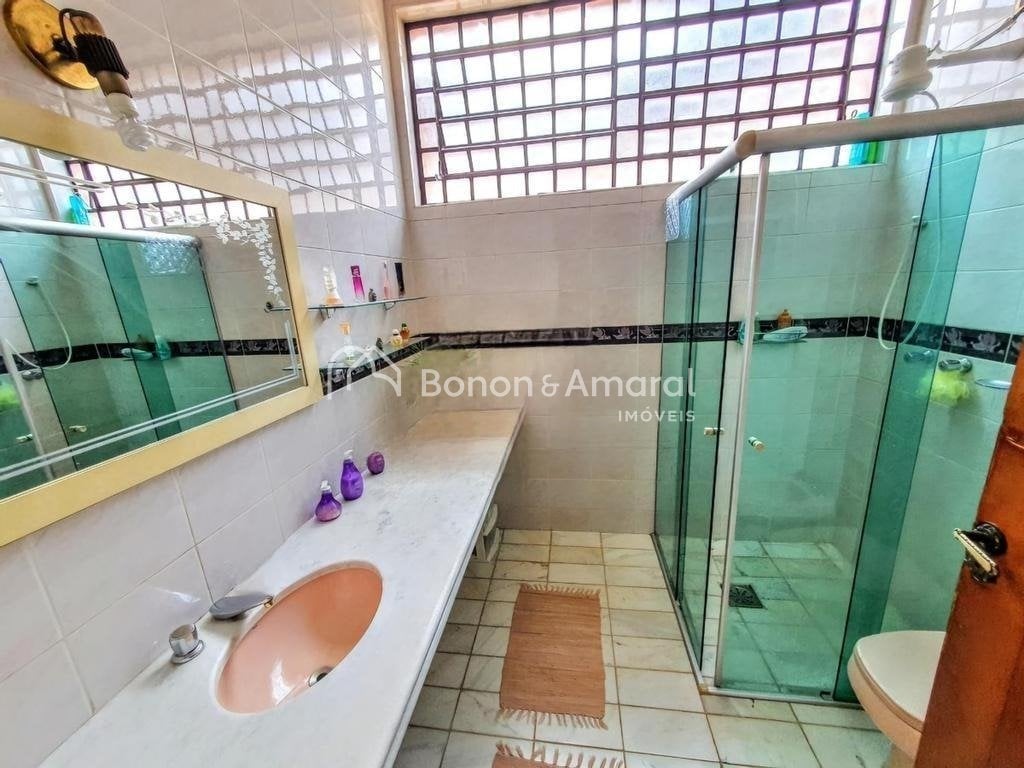 Casa à Venda - Nova Campinas em Campinas / SP
