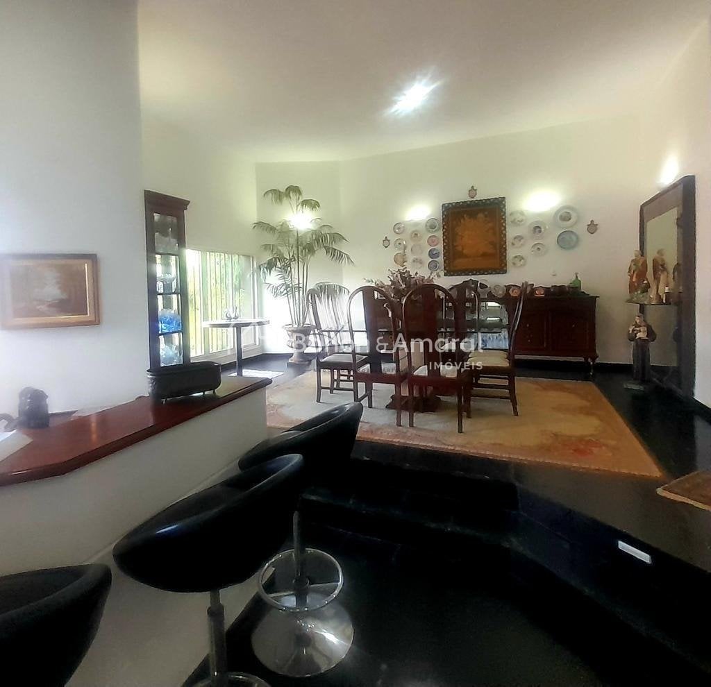 Casa à Venda - Parque das Universidades em Campinas / SP