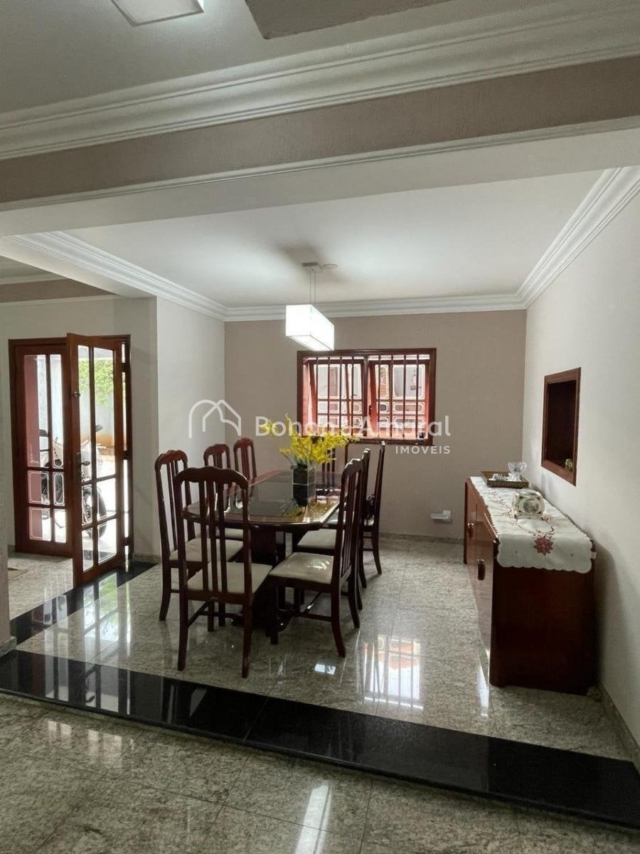 Casa à Venda - Parque Alto Taquaral em Campinas / SP