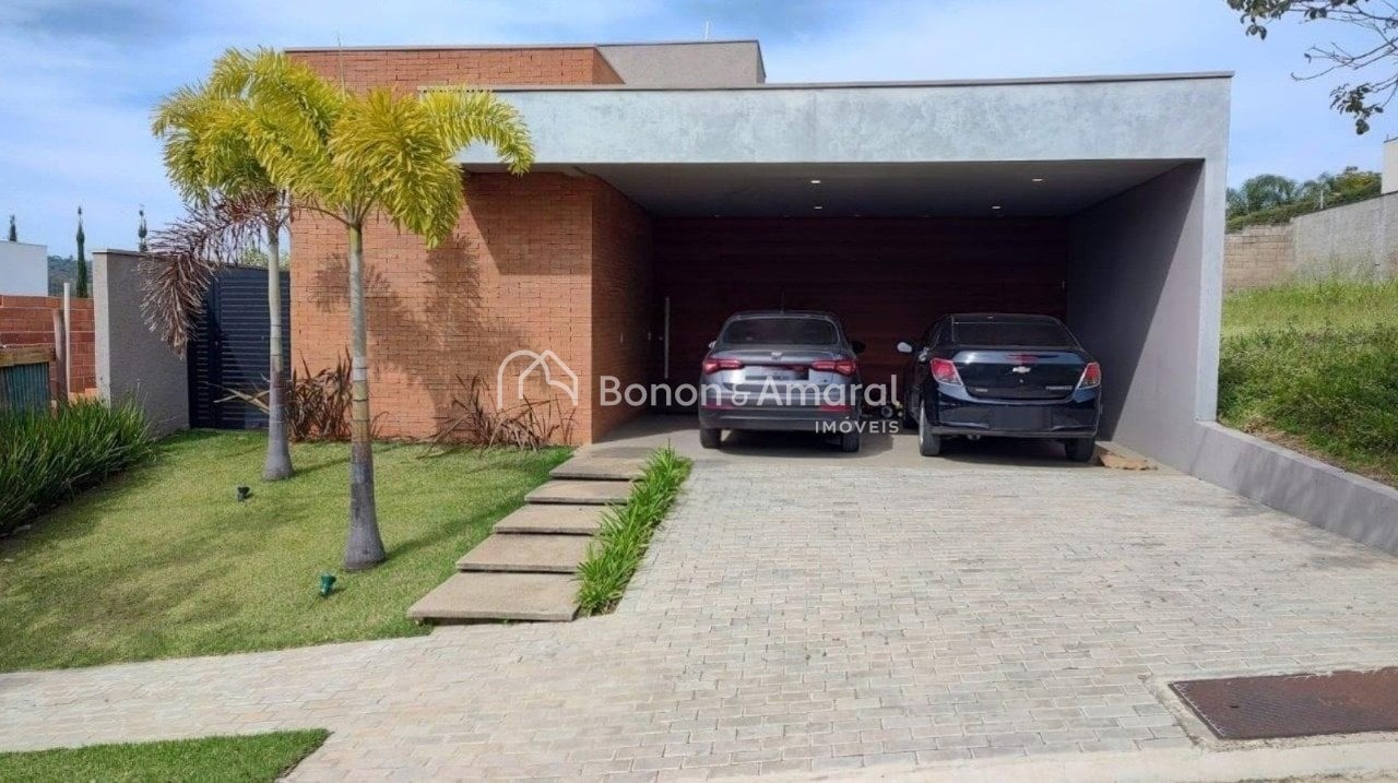 Casa em Condomínio à Venda - Pinheiro em Valinhos / SP