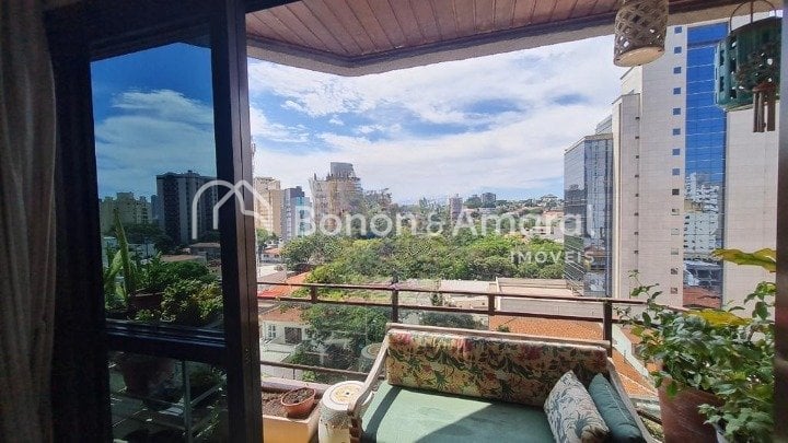 Apartamento à Venda - Cambuí em Campinas / SP