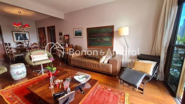 Apartamento à Venda - Cambuí em Campinas / SP