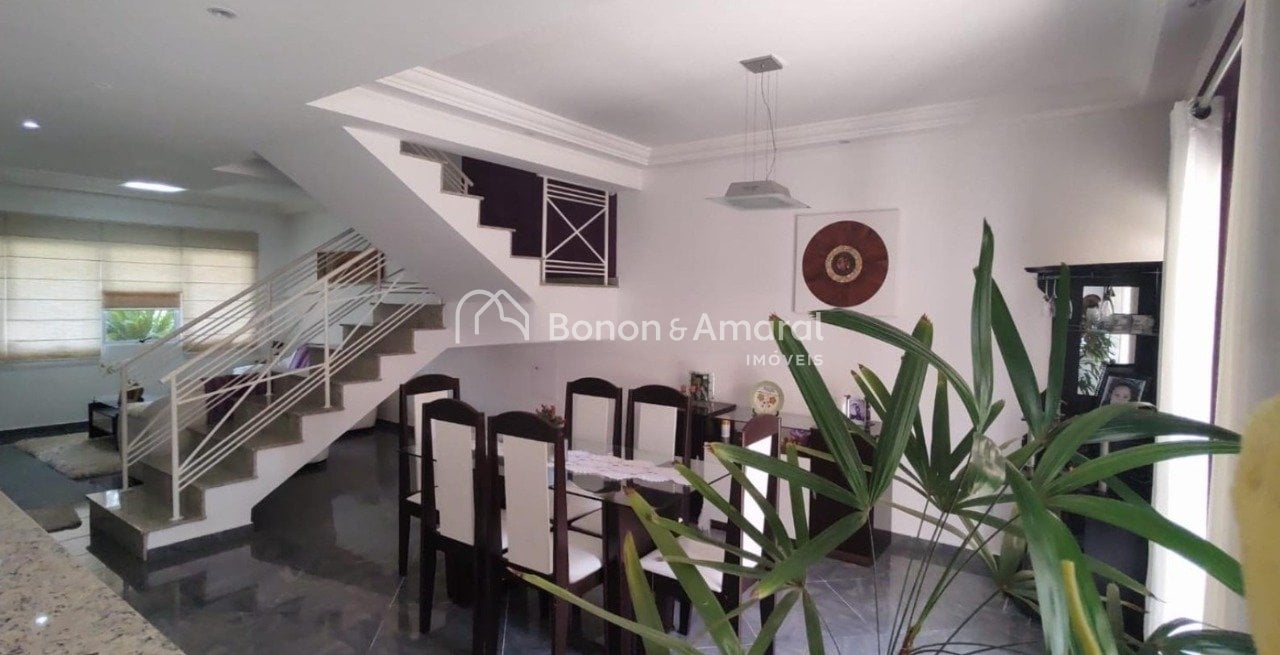 Casa em Condomínio à Venda - Roncáglia em Valinhos / SP