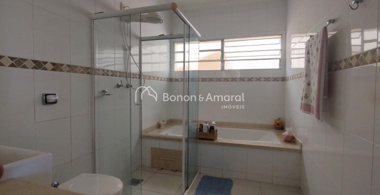 Casa em Condomínio à Venda - Roncáglia em Valinhos / SP