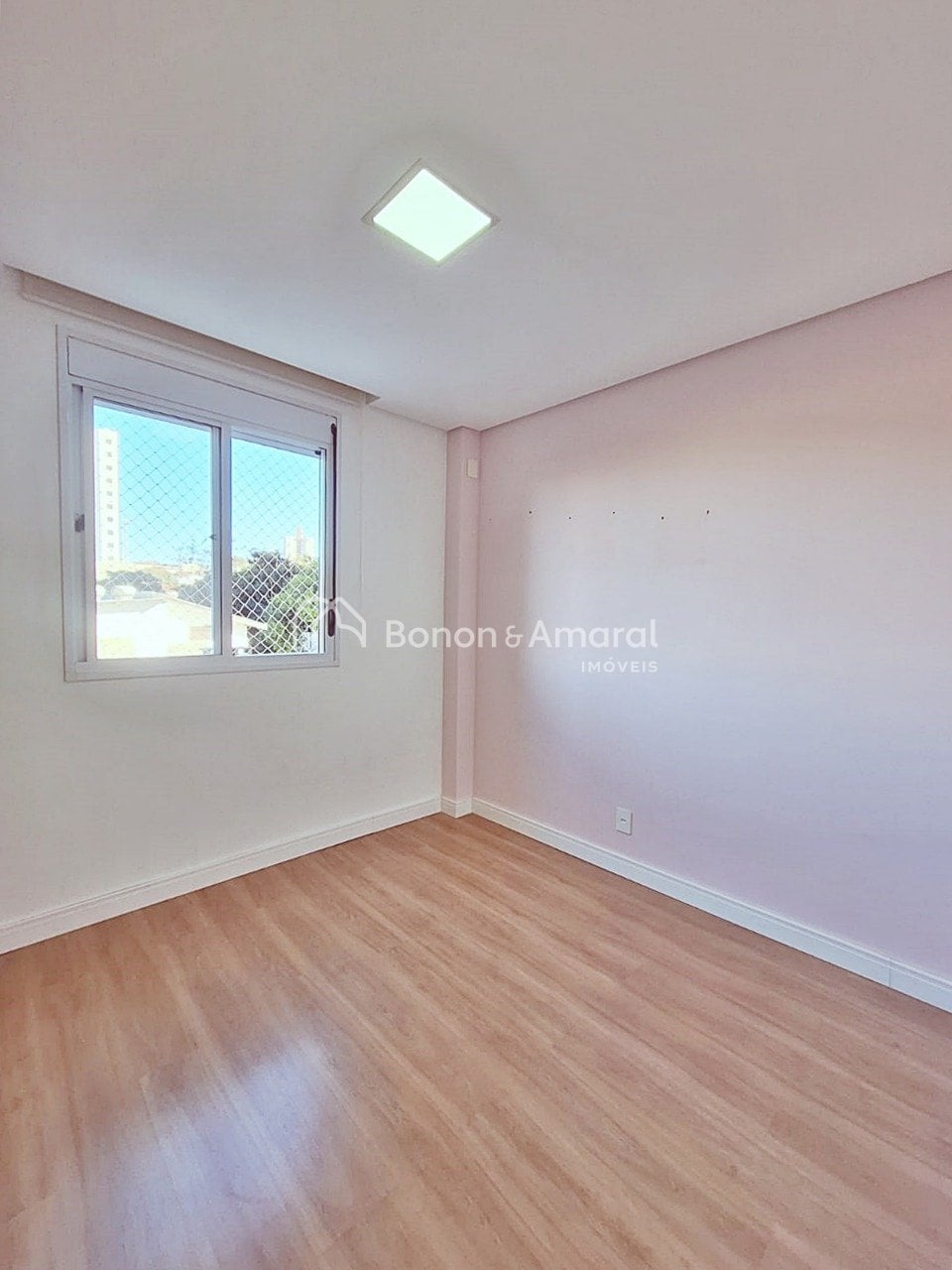 Apartamento para Alugar - Taquaral em Campinas / SP