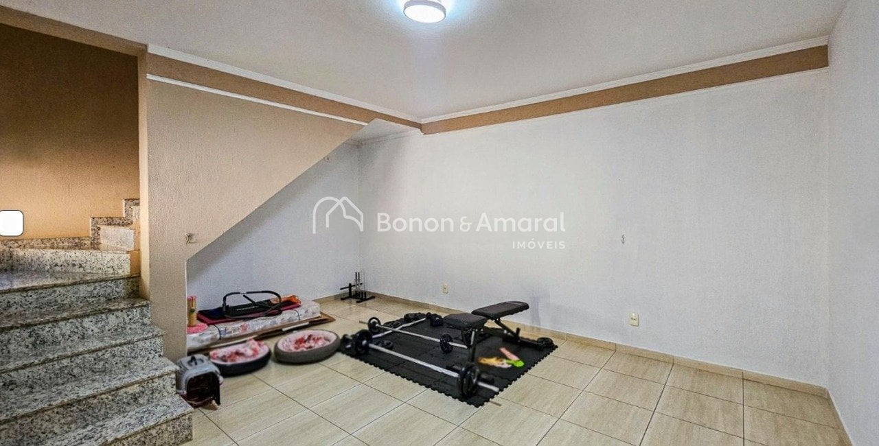 Casa em Condomínio à Venda - Roncáglia em Valinhos / SP