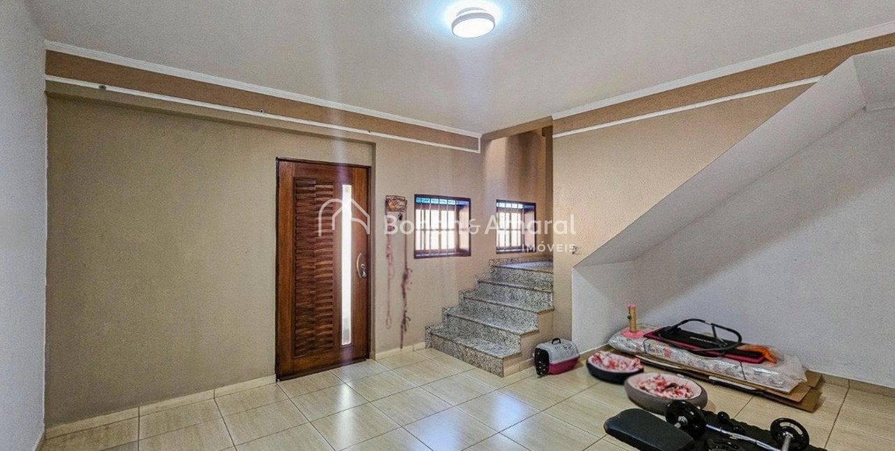 Casa em Condomínio à Venda - Roncáglia em Valinhos / SP