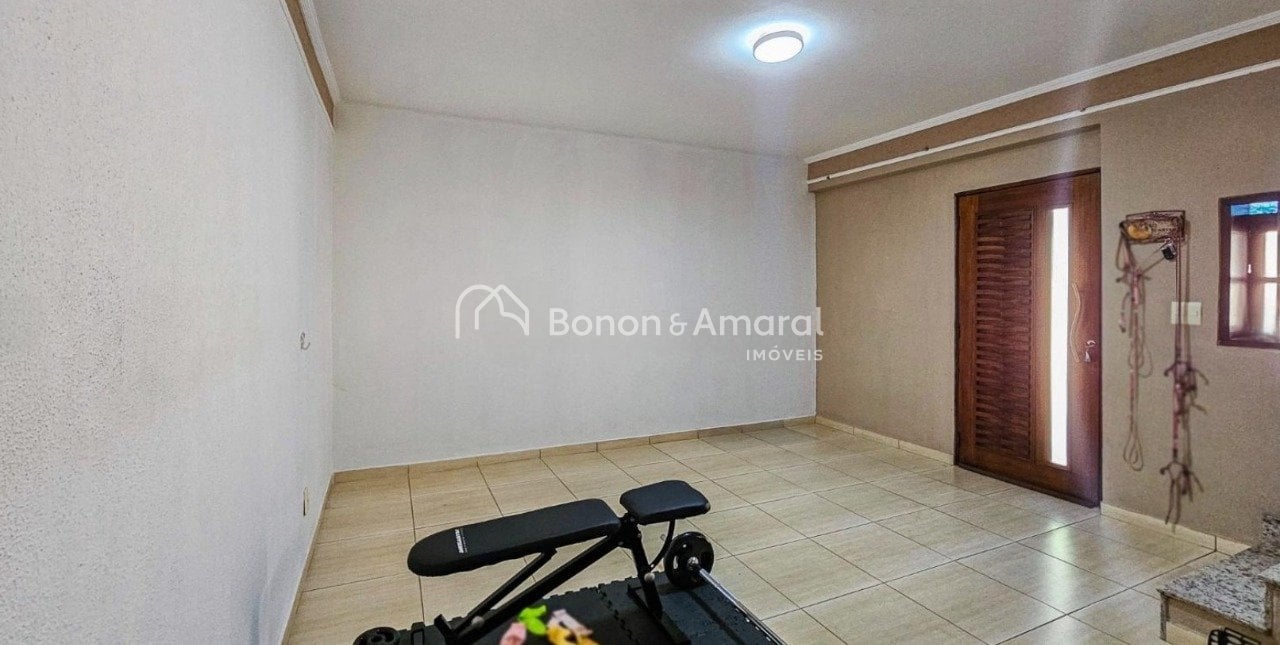 Casa em Condomínio à Venda - Roncáglia em Valinhos / SP