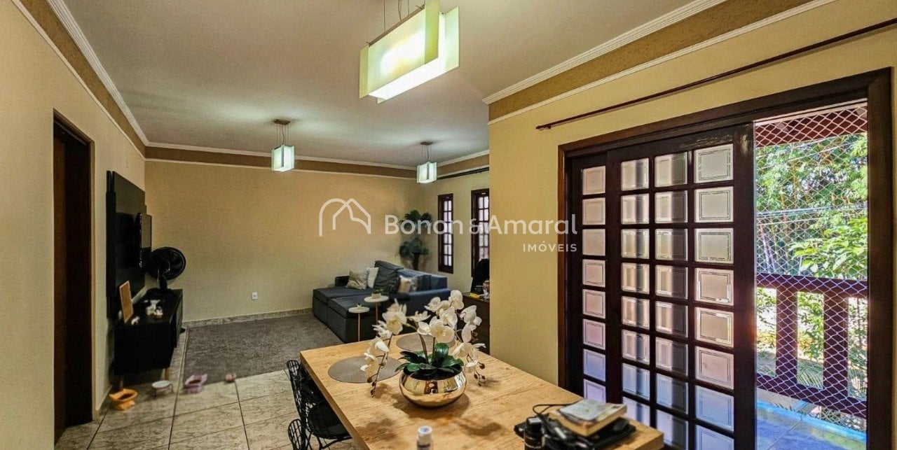 Casa em Condomínio à Venda - Roncáglia em Valinhos / SP
