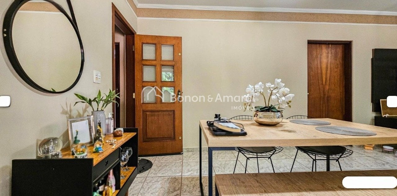 Casa em Condomínio à Venda - Roncáglia em Valinhos / SP