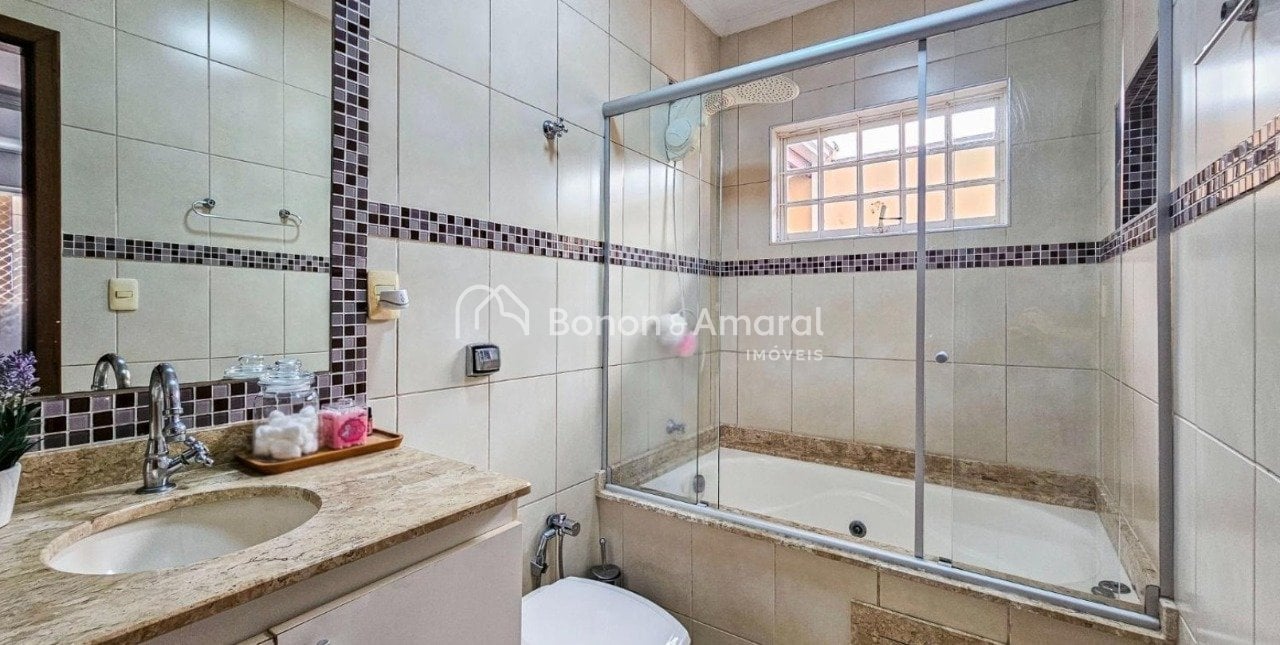 Casa em Condomínio à Venda - Roncáglia em Valinhos / SP