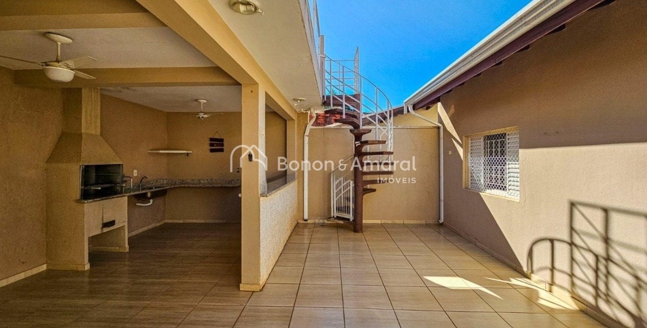 Casa em Condomínio à Venda - Roncáglia em Valinhos / SP