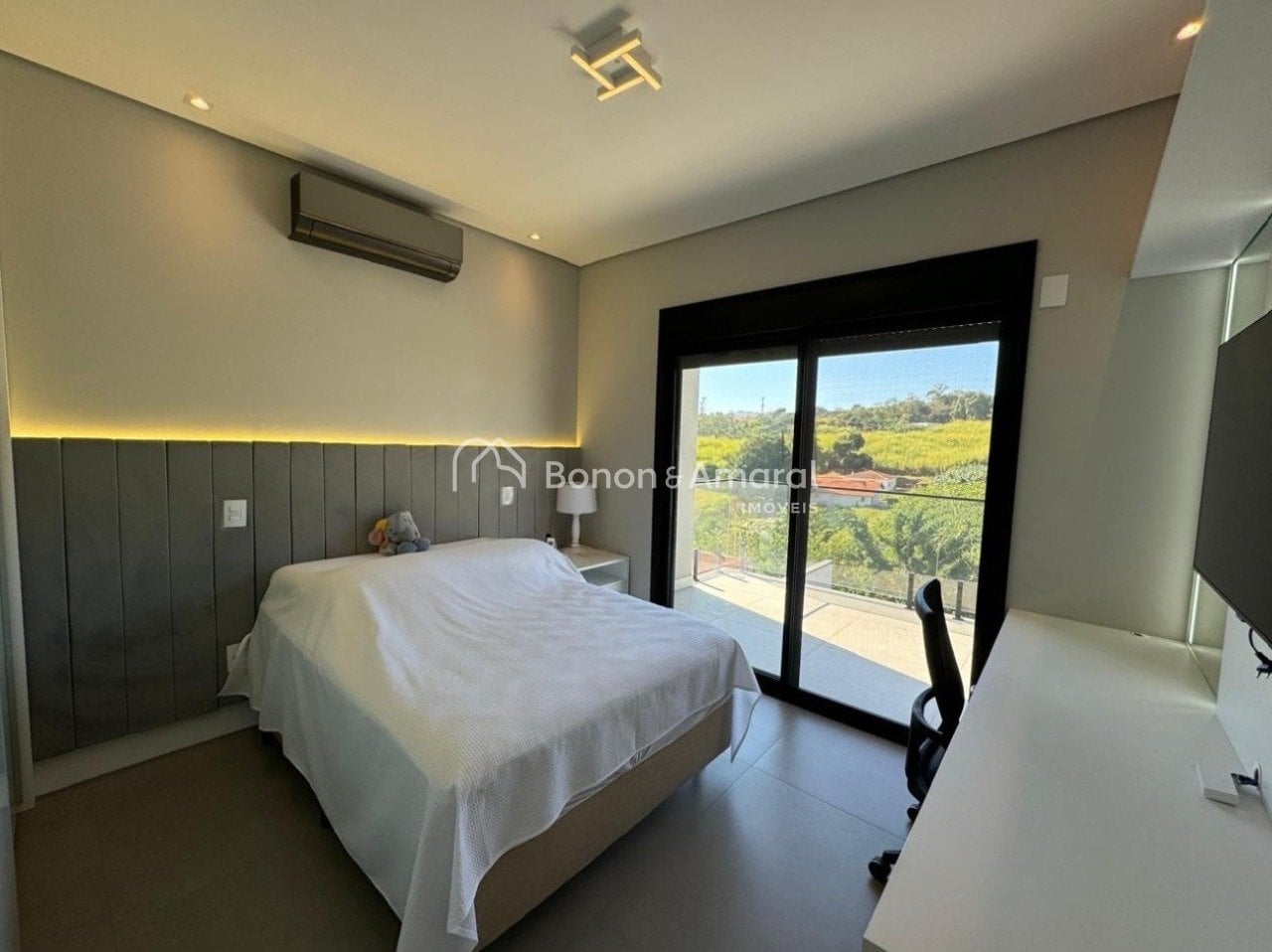Casa em Condomínio à Venda - Roncáglia em Valinhos / SP