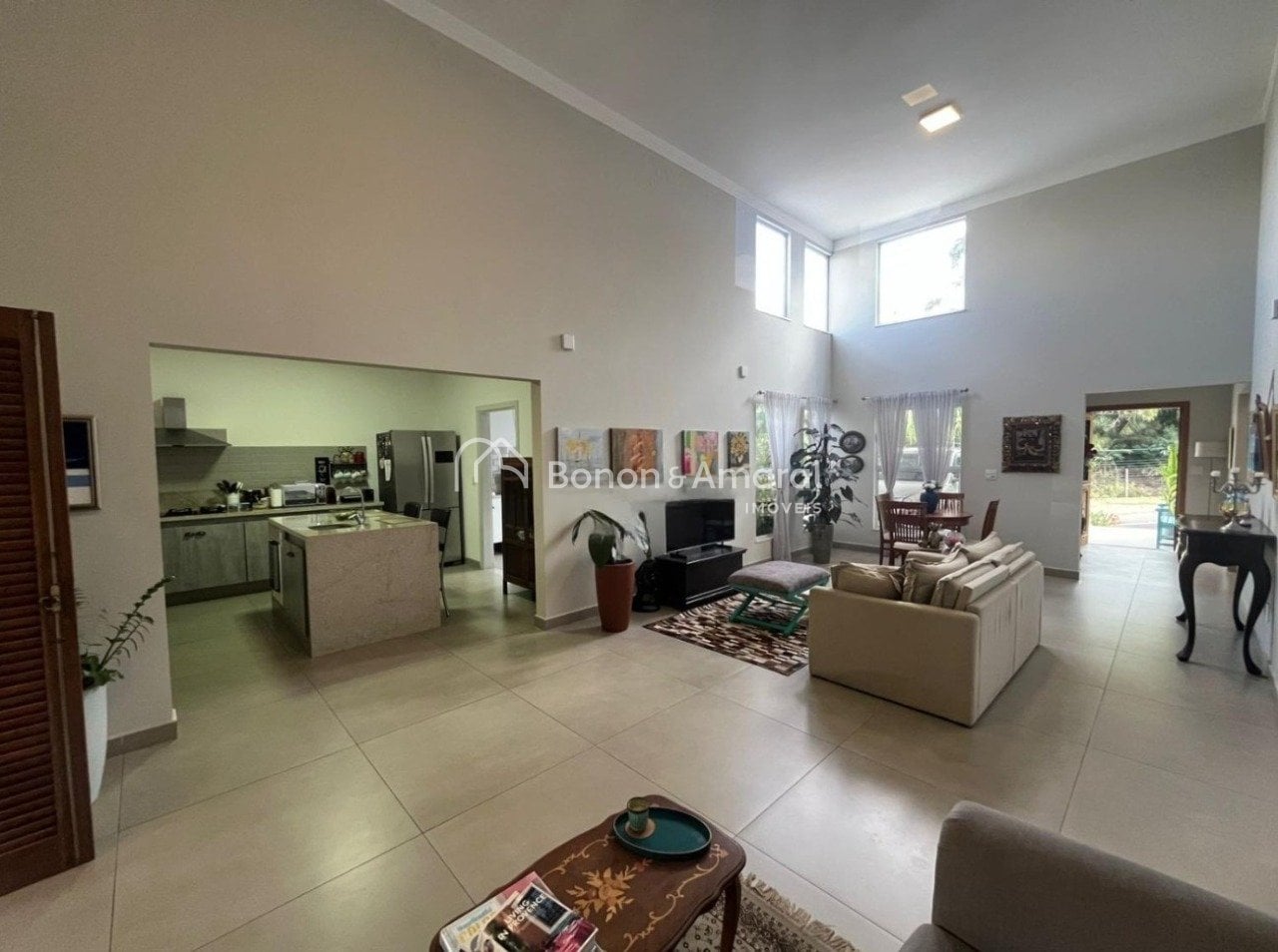 Casa em Condomínio à Venda - Chácaras Silvânia em Valinhos / SP