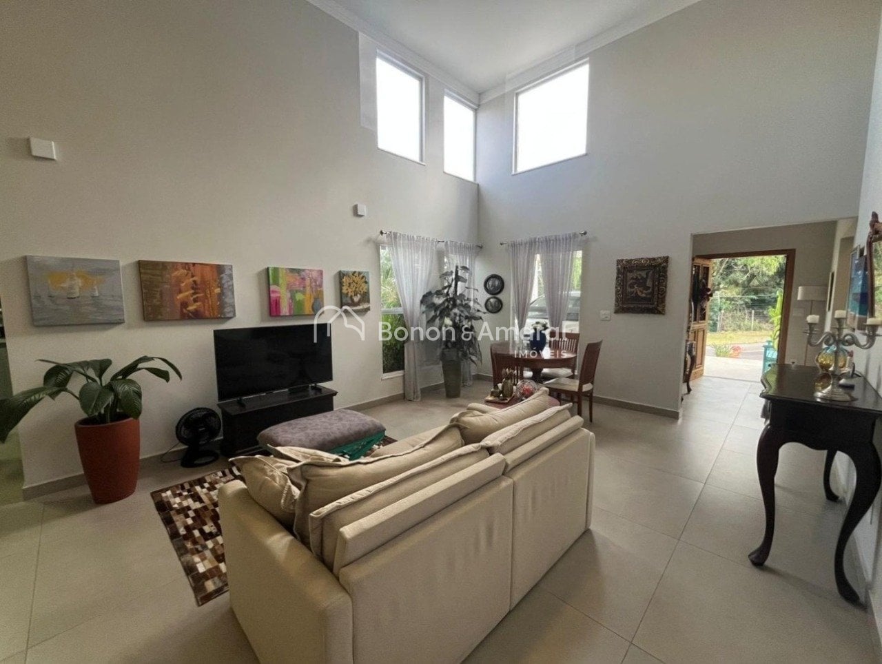 Casa em Condomínio à Venda - Chácaras Silvânia em Valinhos / SP