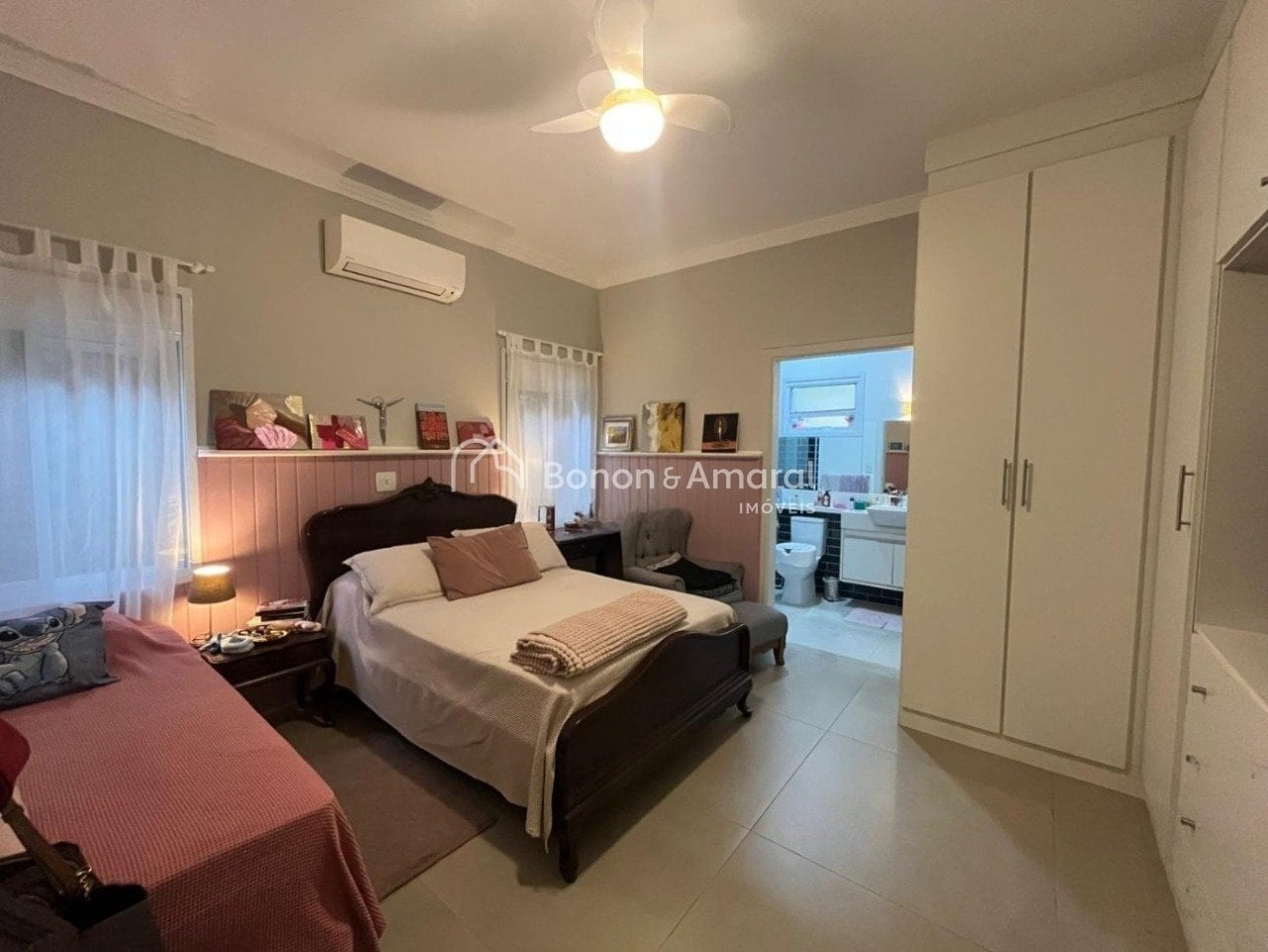 Casa em Condomínio à Venda - Chácaras Silvânia em Valinhos / SP