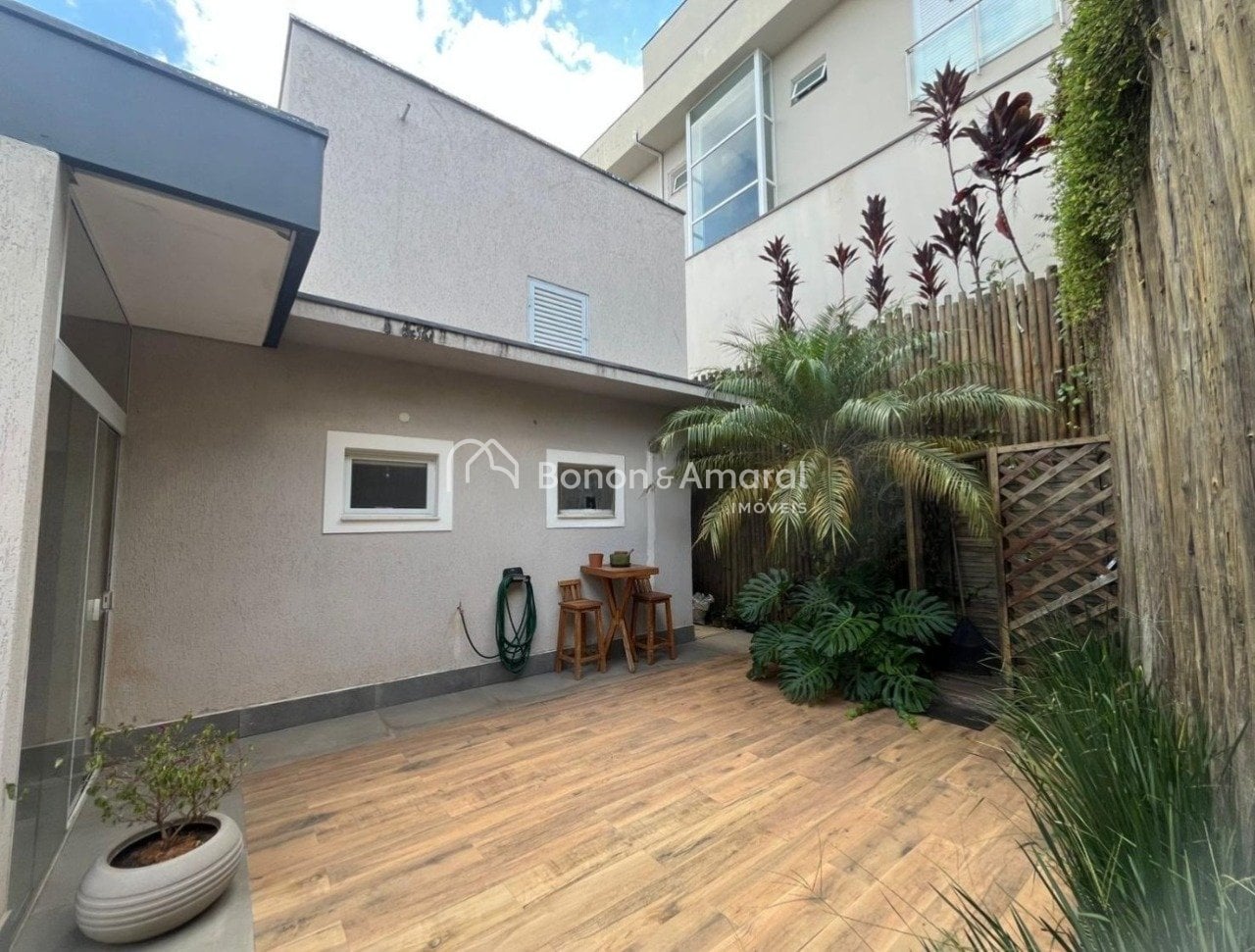 Casa em Condomínio à Venda - Chácaras Silvânia em Valinhos / SP